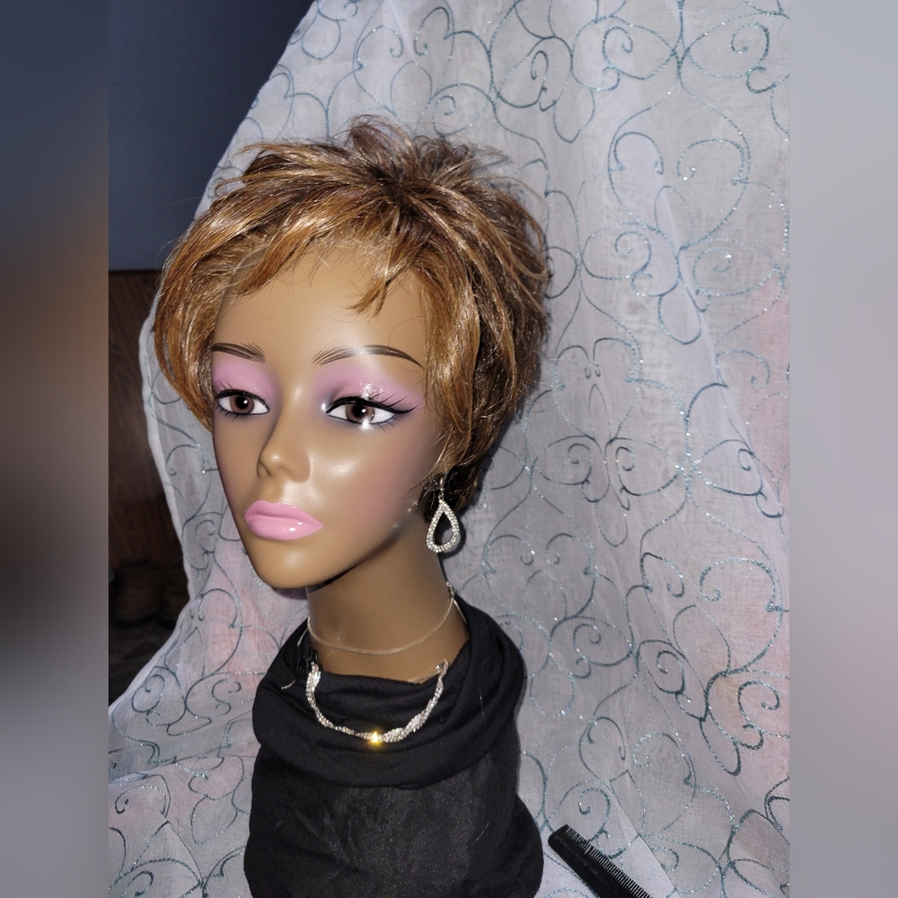 Advanced French By Raquel Welch Wigs! SS Hazelnut